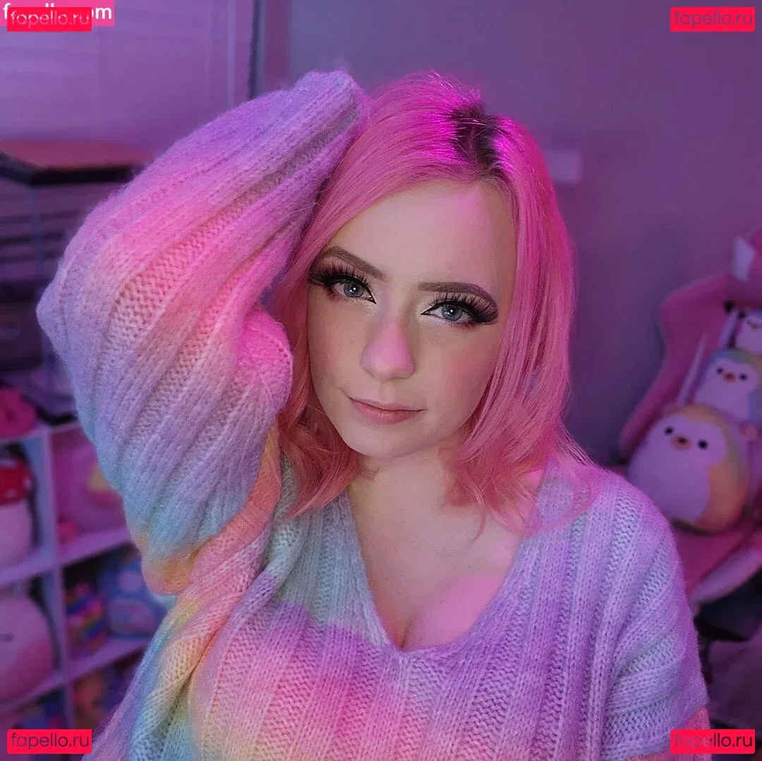 SquishShe Onlyfans Photo Gallery 