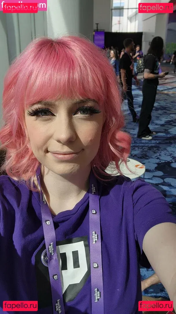 SquishShe Onlyfans Photo Gallery 