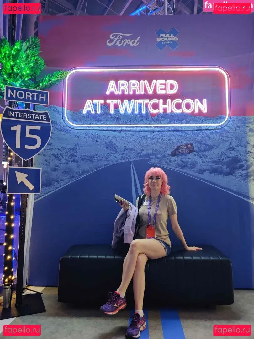 SquishShe Onlyfans Photo Gallery 