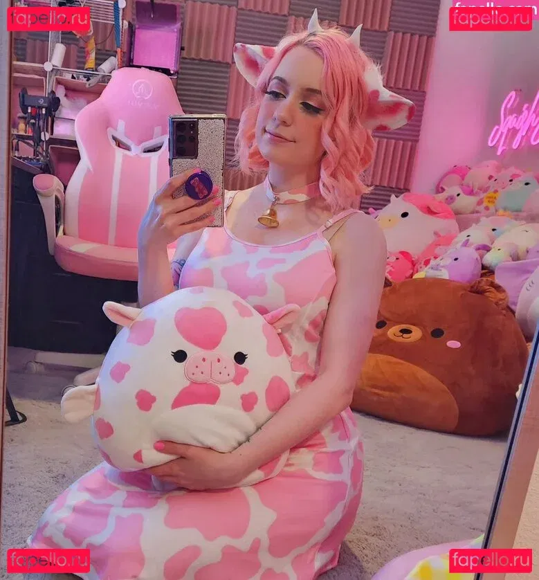 SquishShe Onlyfans Photo Gallery 