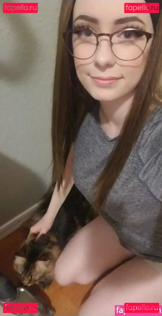 SquishShe Onlyfans Photo Gallery 