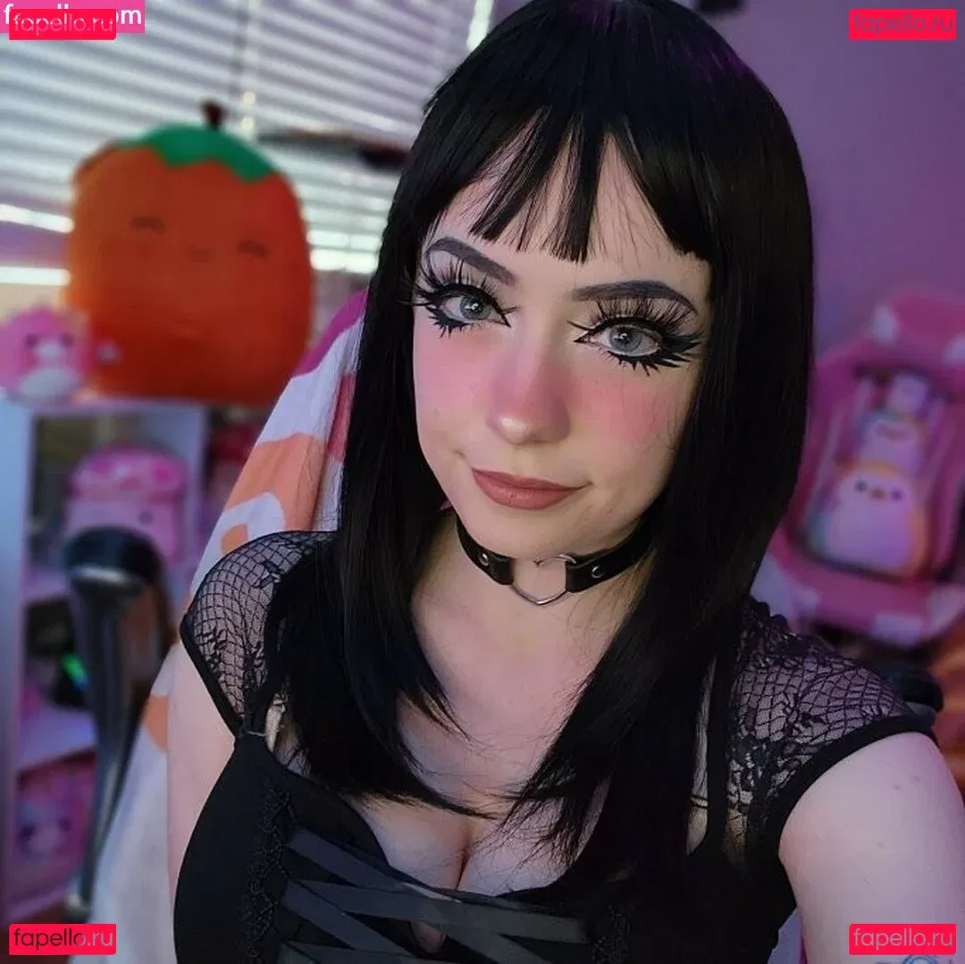 SquishShe Onlyfans Photo Gallery 