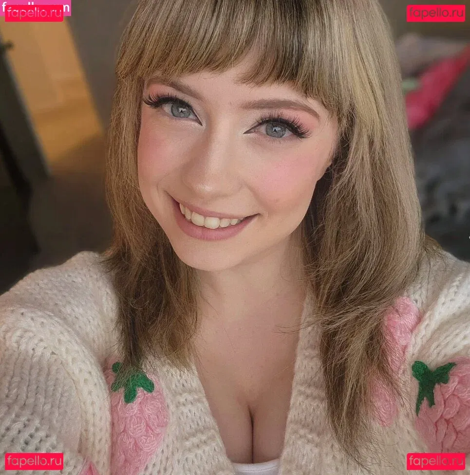 SquishShe Onlyfans Photo Gallery 