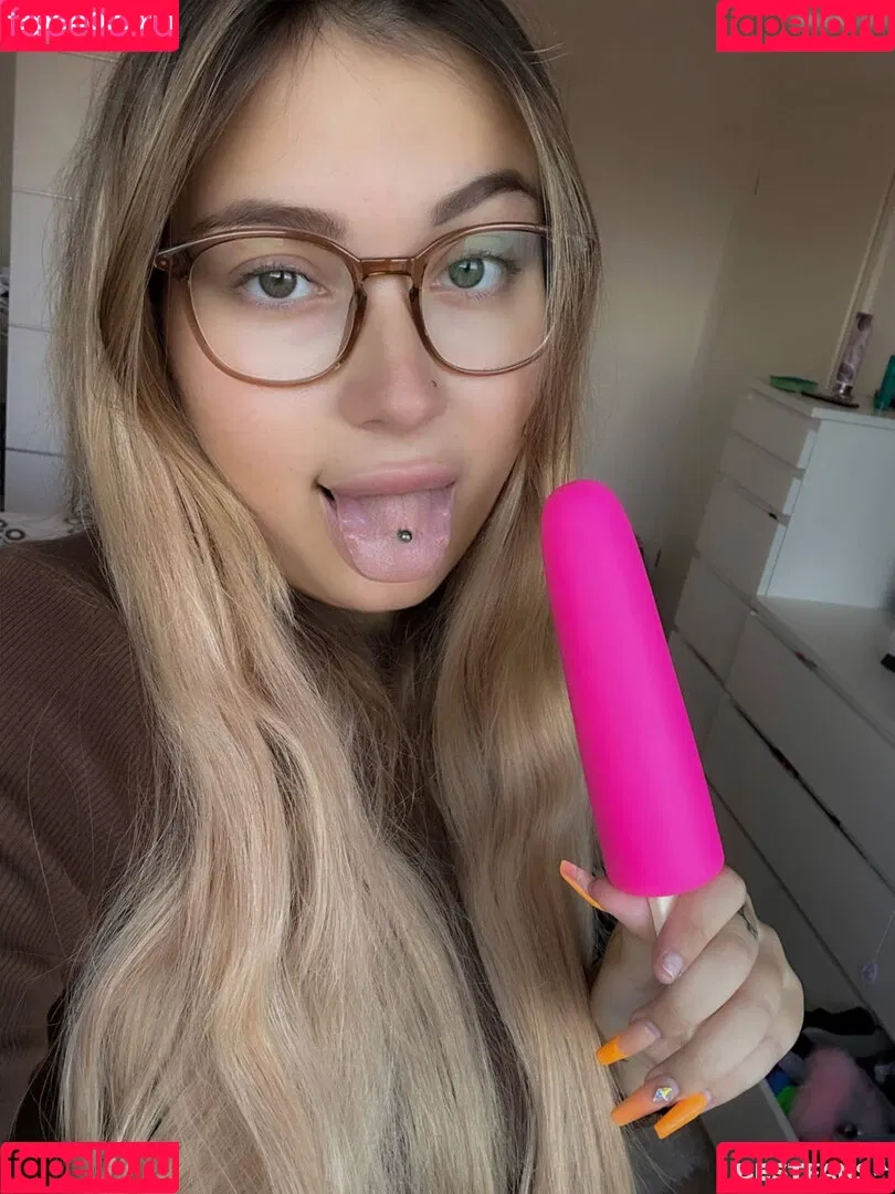 Hotpeachygirl Onlyfans Photo Gallery 