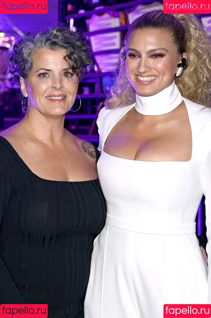 Tori Kelly Onlyfans Photo Gallery 