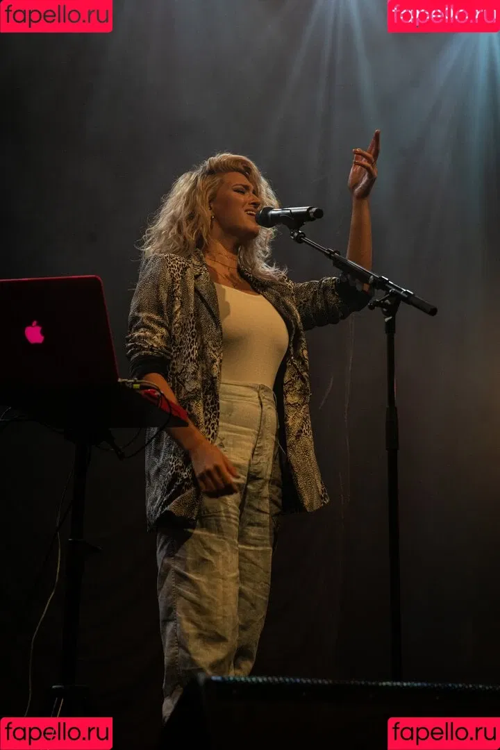 Tori Kelly Onlyfans Photo Gallery 