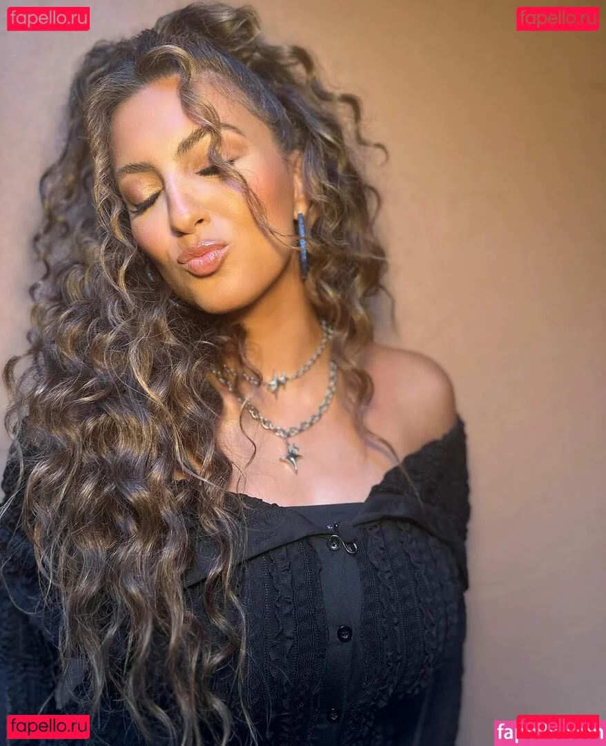 Tori Kelly Onlyfans Photo Gallery 