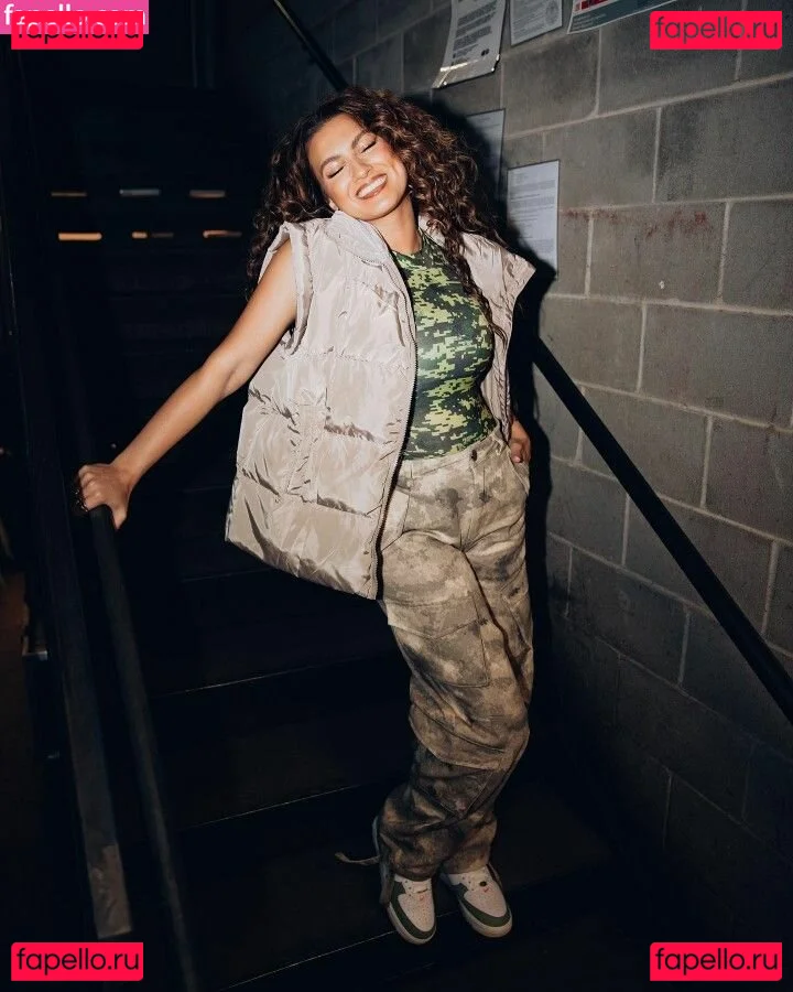 Tori Kelly Onlyfans Photo Gallery 