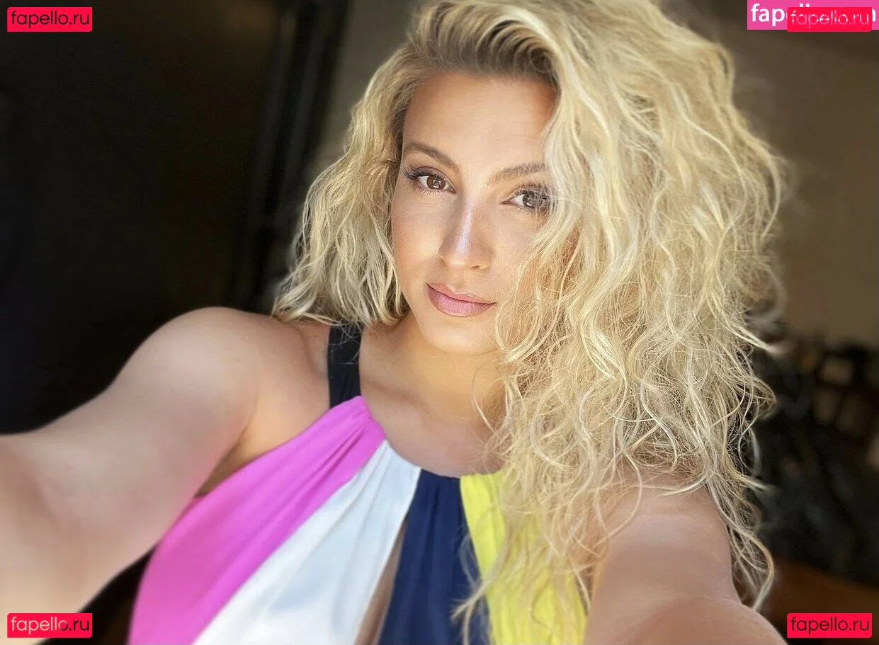 Tori Kelly Onlyfans Photo Gallery 