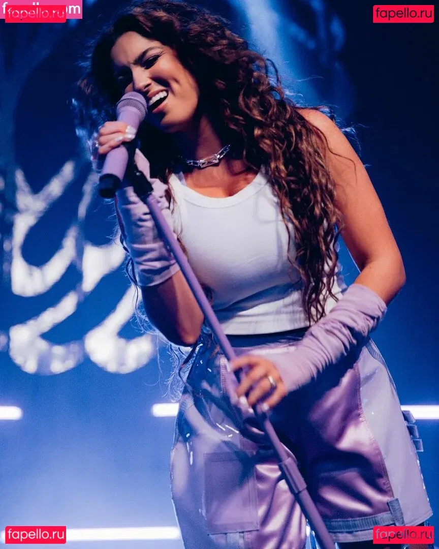 Tori Kelly Onlyfans Photo Gallery 