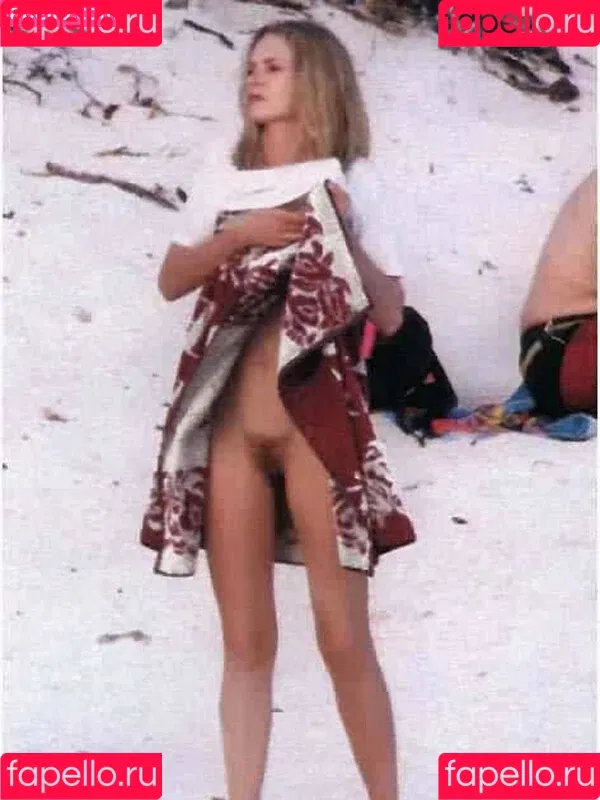 Uma Thurman Onlyfans Photo Gallery 
