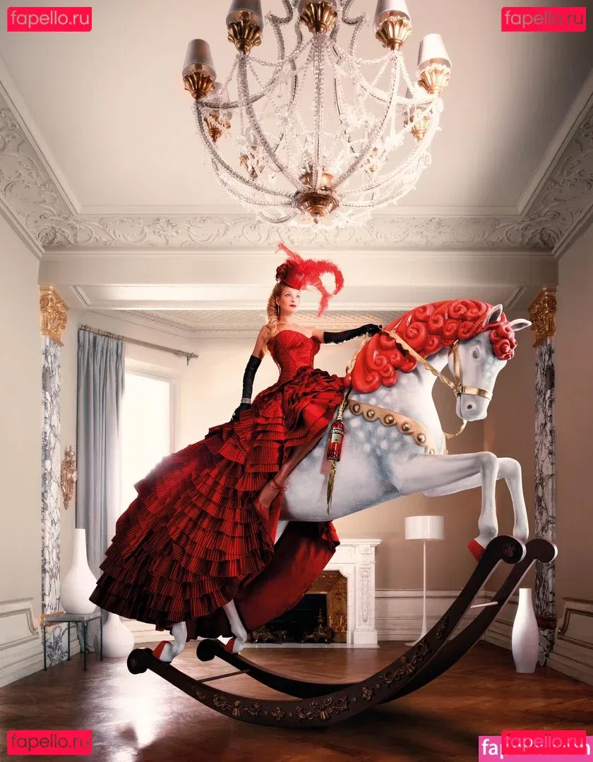 Uma Thurman Onlyfans Photo Gallery 