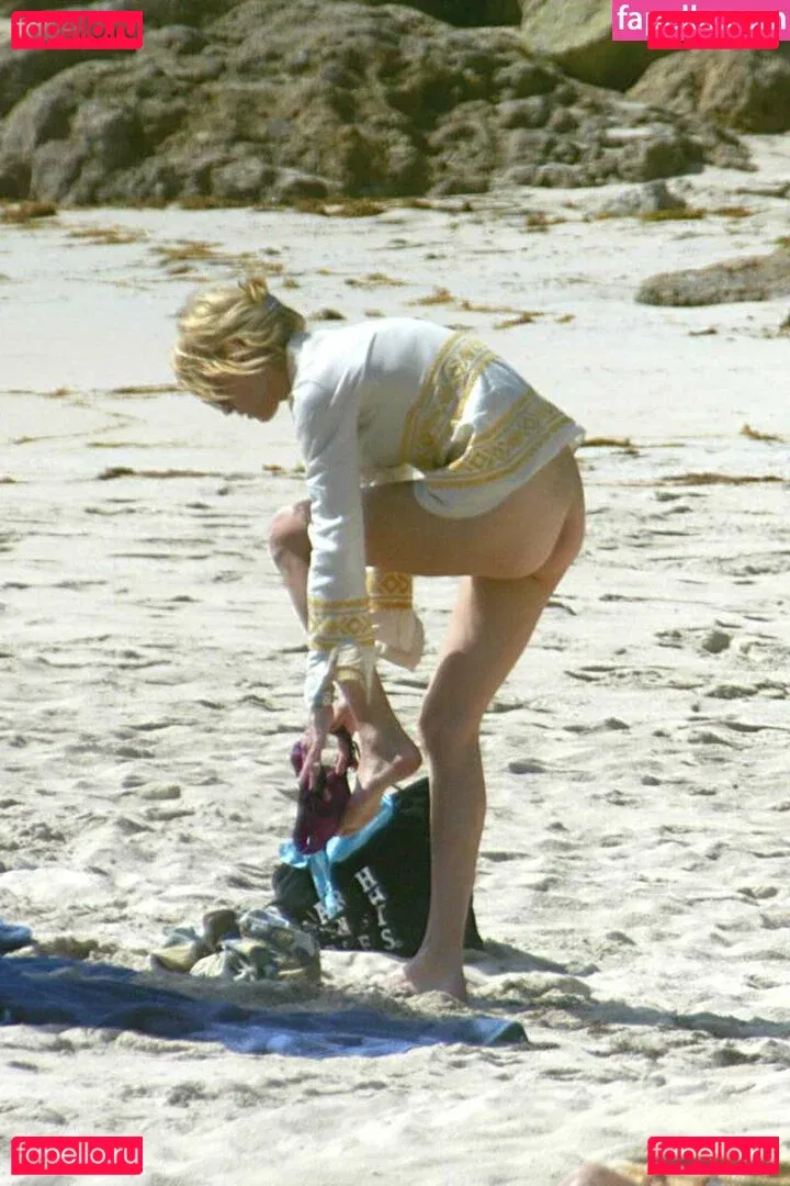 Uma Thurman Onlyfans Photo Gallery 