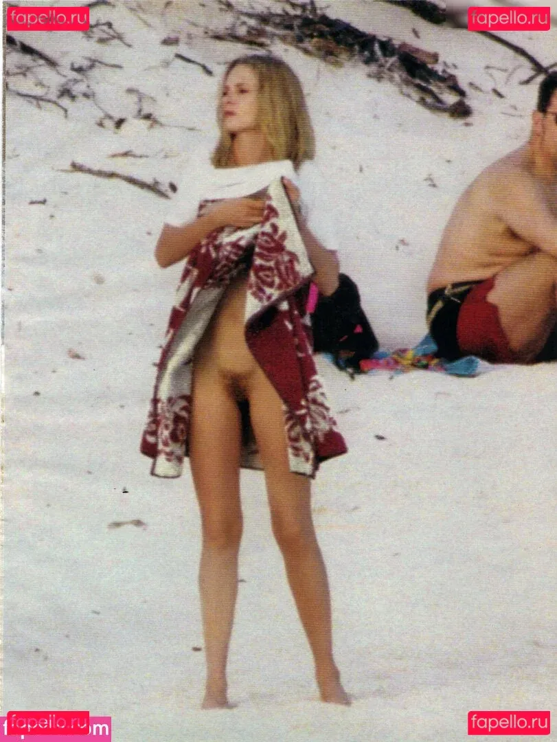 Uma Thurman Onlyfans Photo Gallery 