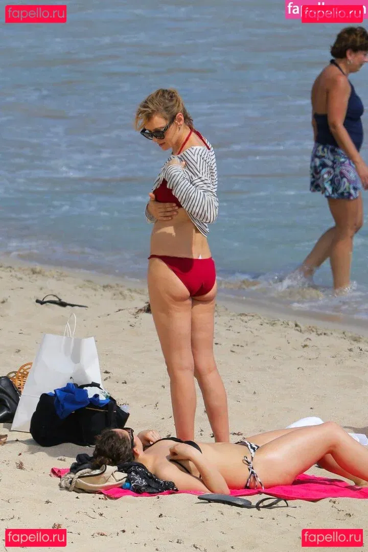 Uma Thurman Onlyfans Photo Gallery 