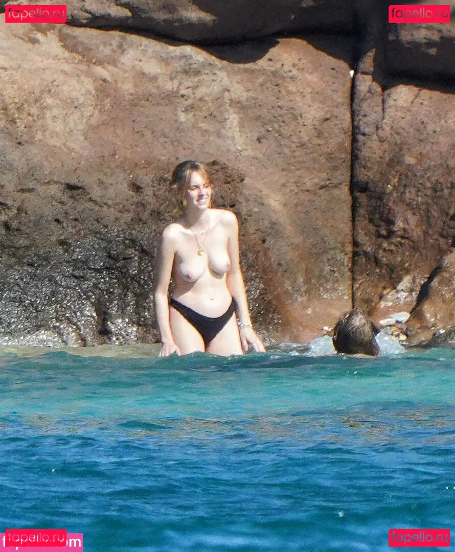 Uma Thurman Onlyfans Photo Gallery 