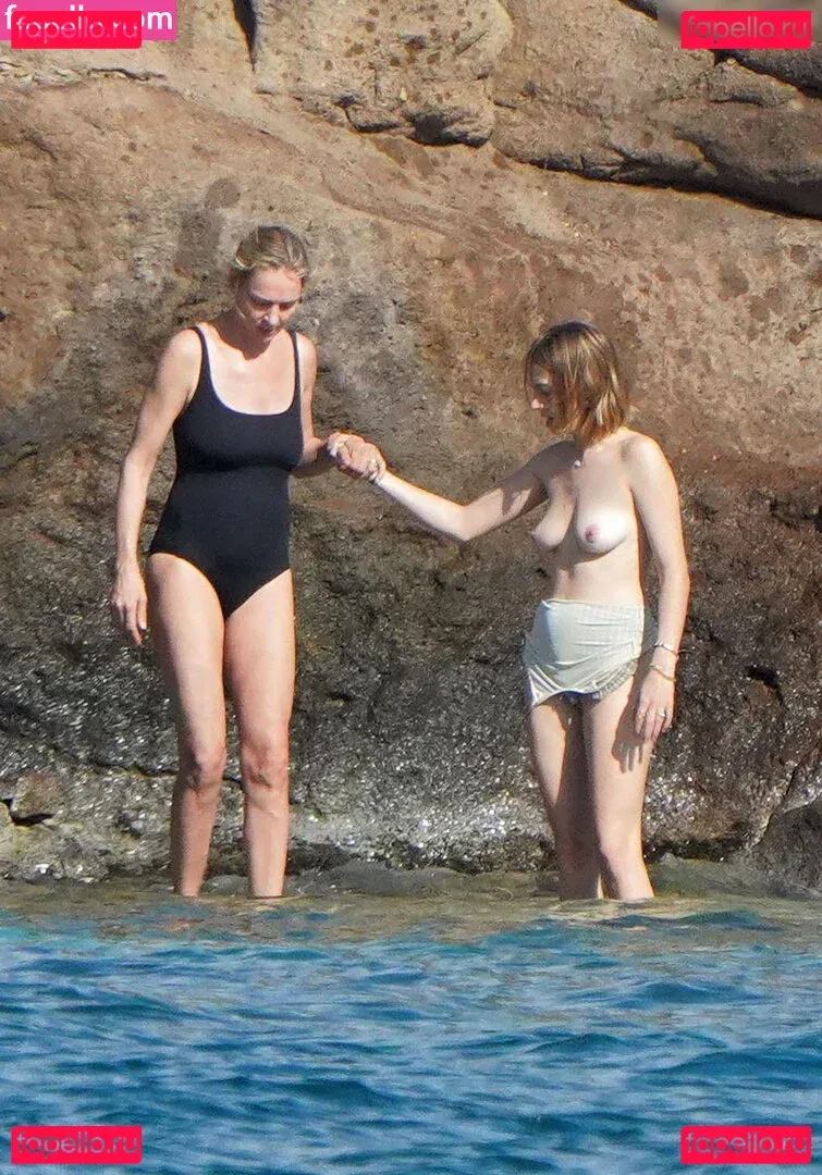 Uma Thurman Onlyfans Photo Gallery 