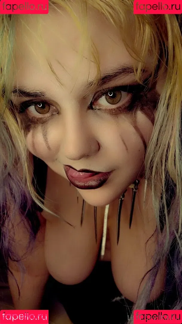 littledevilkitten Onlyfans Photo Gallery 