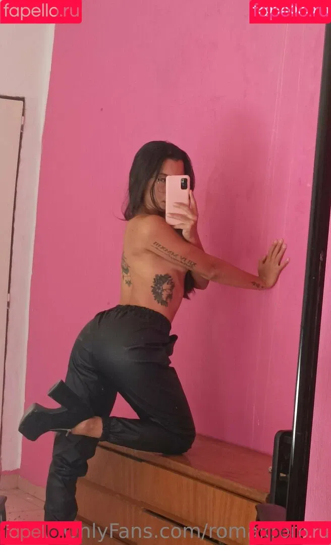 romakromm Onlyfans Photo Gallery 