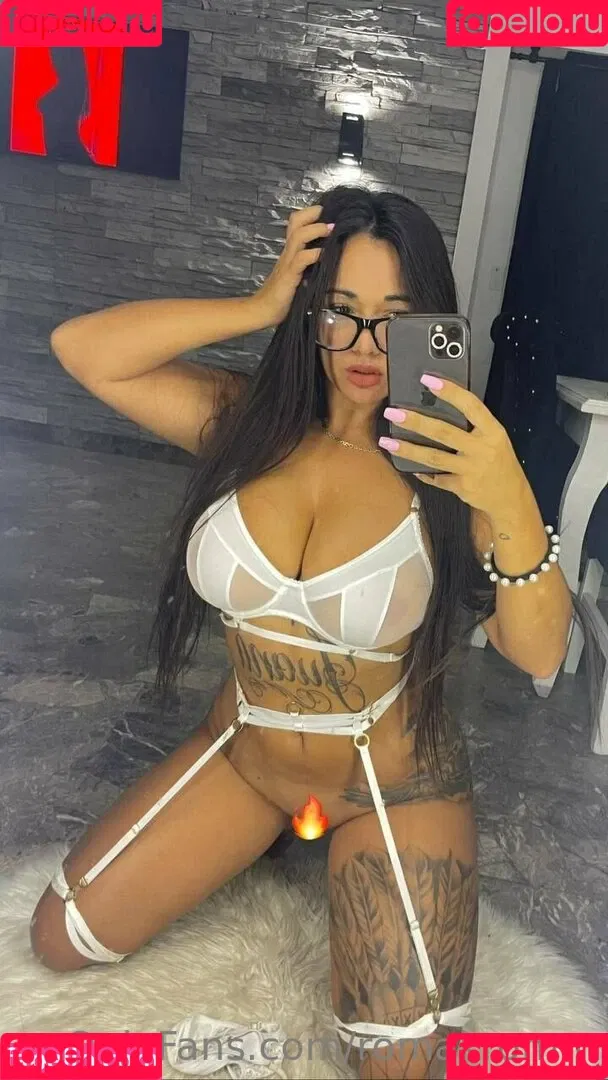 romakromm Onlyfans Photo Gallery 