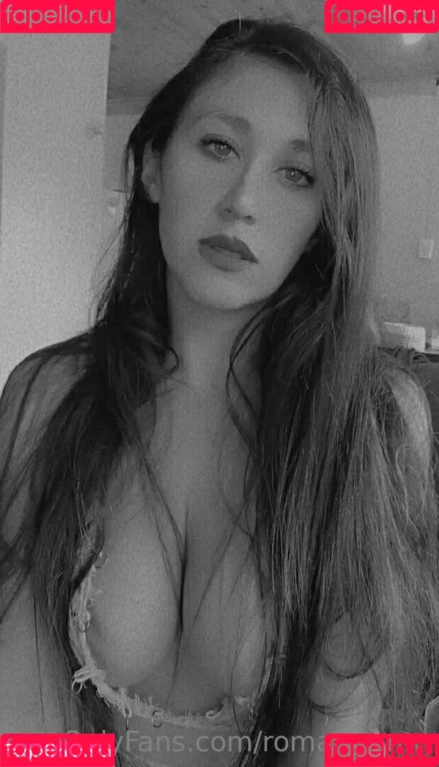 romakromm Onlyfans Photo Gallery 