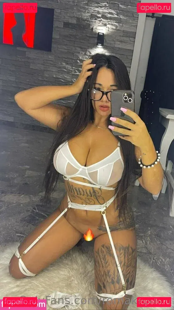 romakromm Onlyfans Photo Gallery 