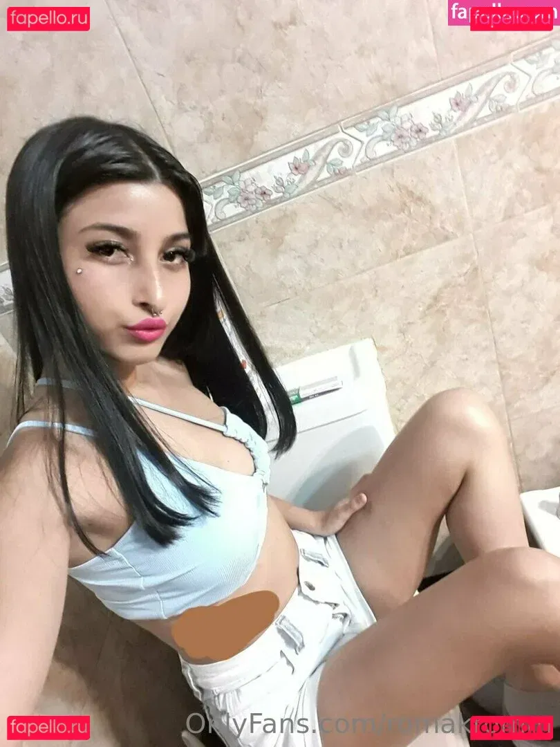 romakromm Onlyfans Photo Gallery 