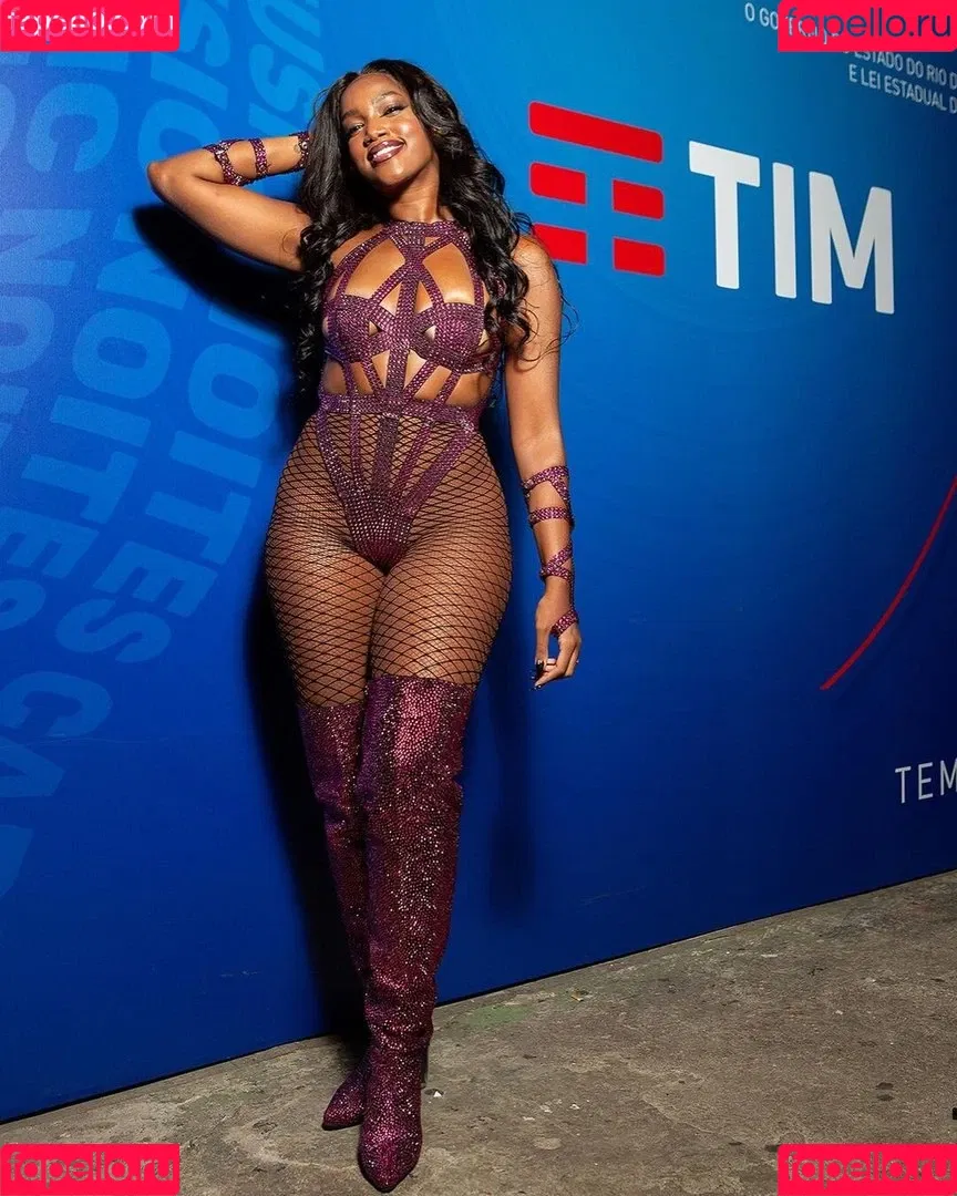 Izza Cantora Onlyfans Photo Gallery 