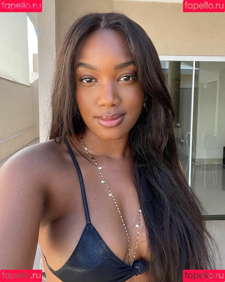 Izza Cantora Onlyfans Photo Gallery 