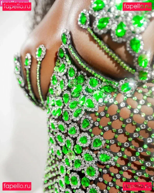 Izza Cantora Onlyfans Photo Gallery 