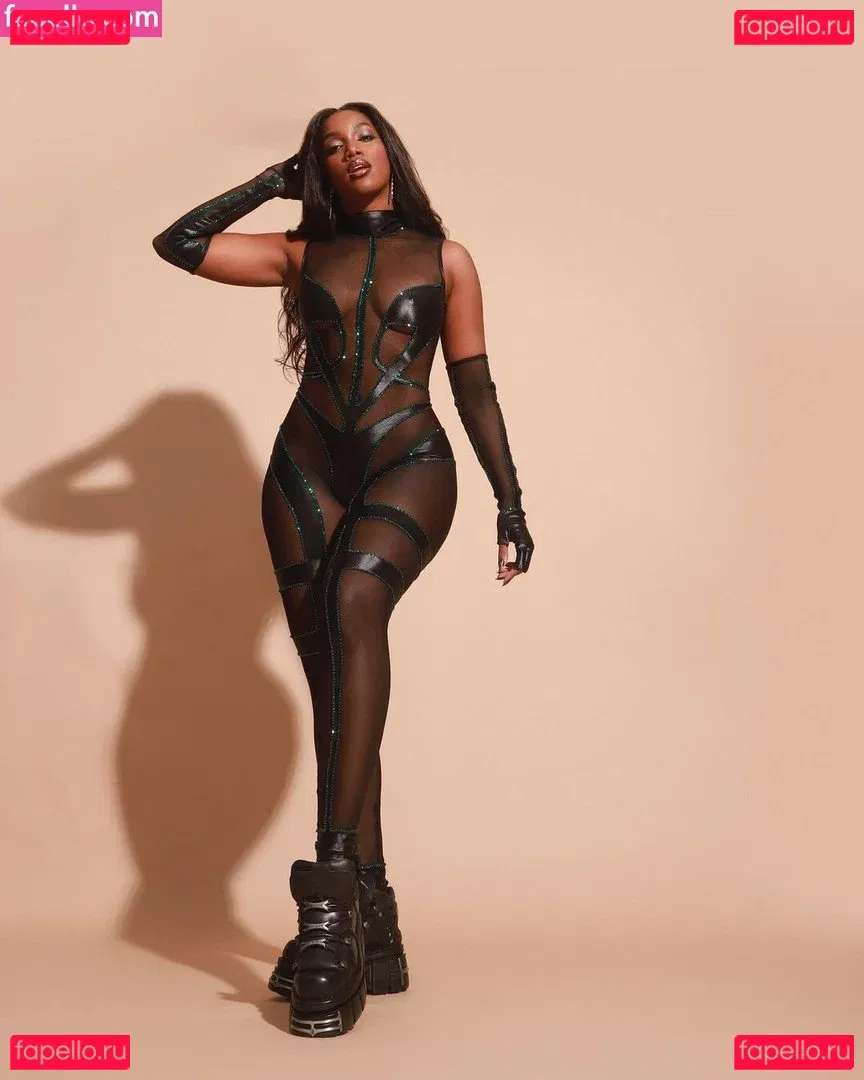 Izza Cantora Onlyfans Photo Gallery 