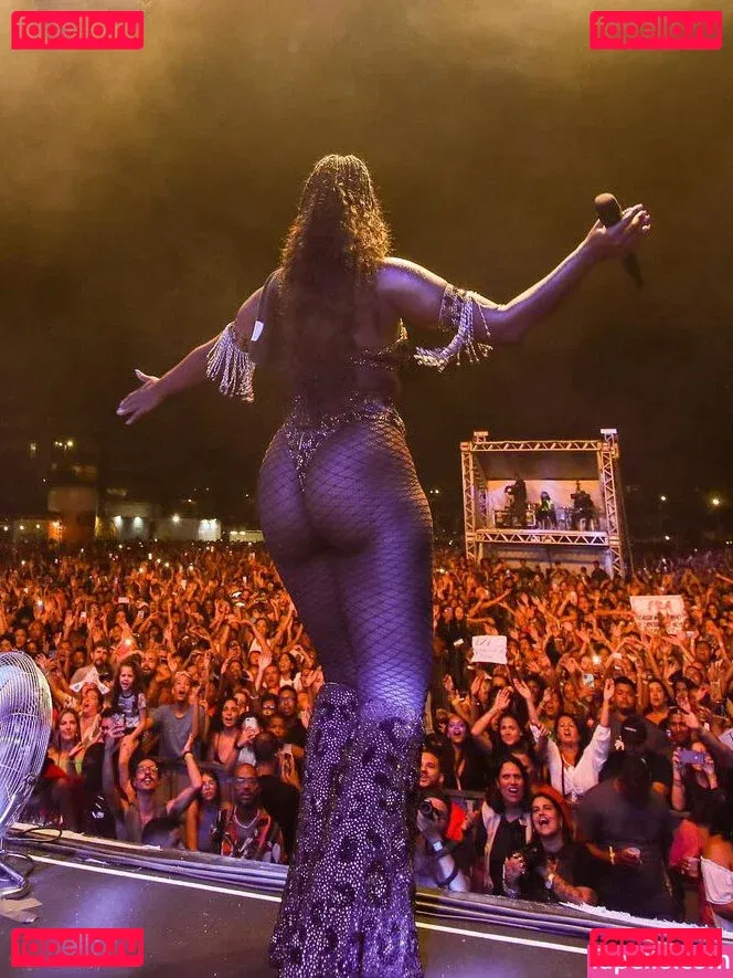 Izza Cantora Onlyfans Photo Gallery 