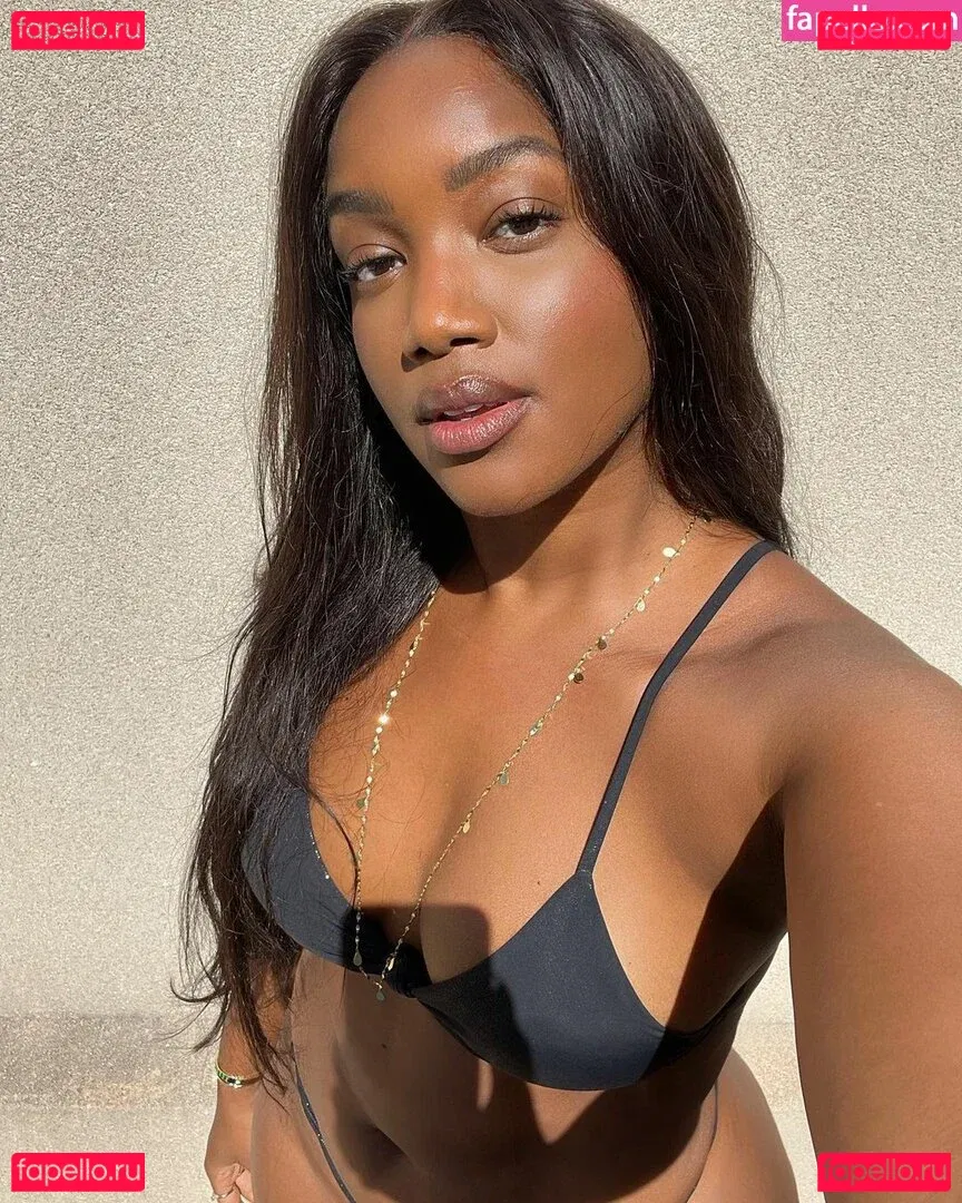 Izza Cantora Onlyfans Photo Gallery 