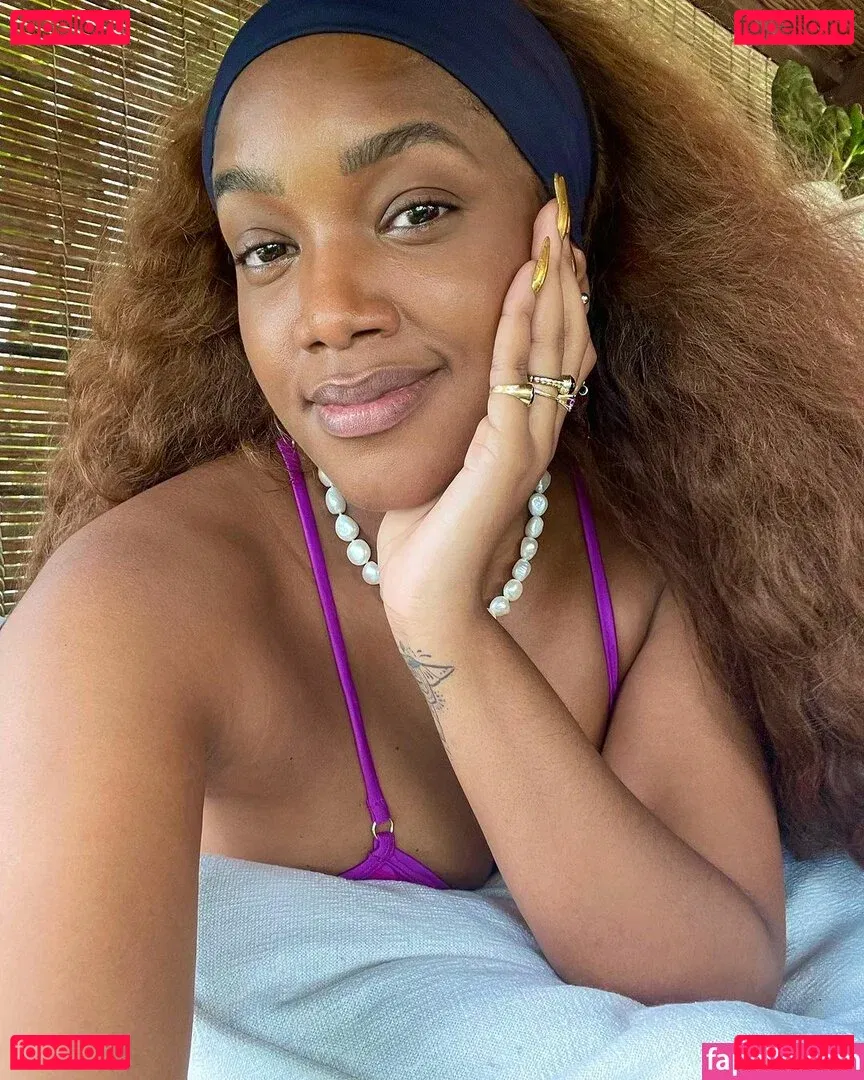 Izza Cantora Onlyfans Photo Gallery 