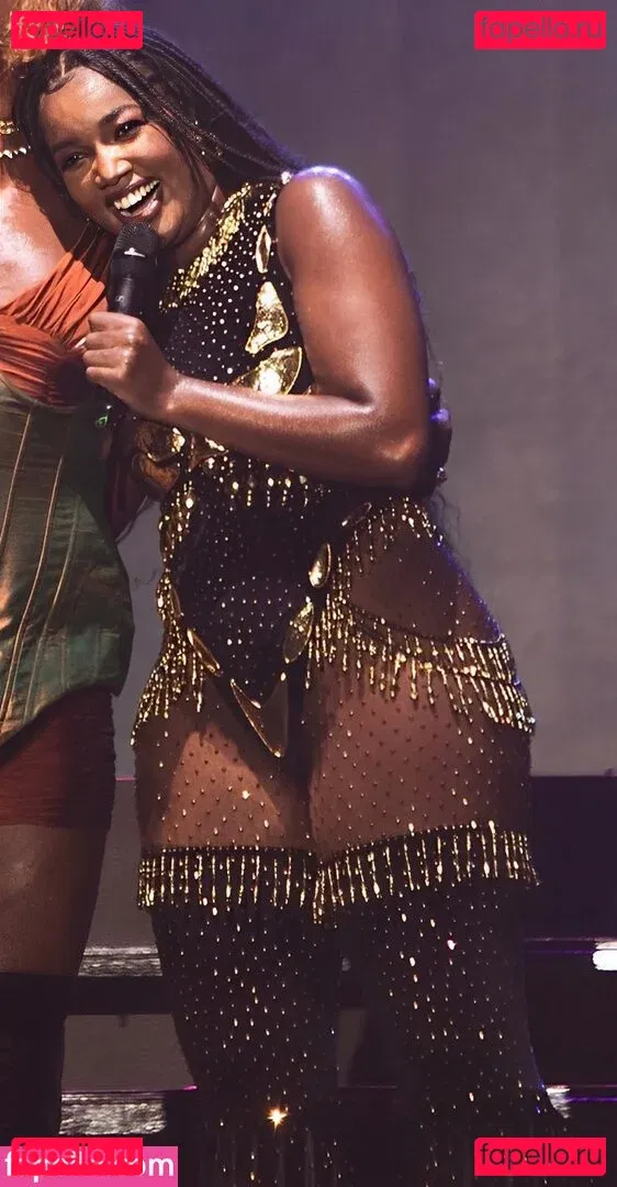 Izza Cantora Onlyfans Photo Gallery 