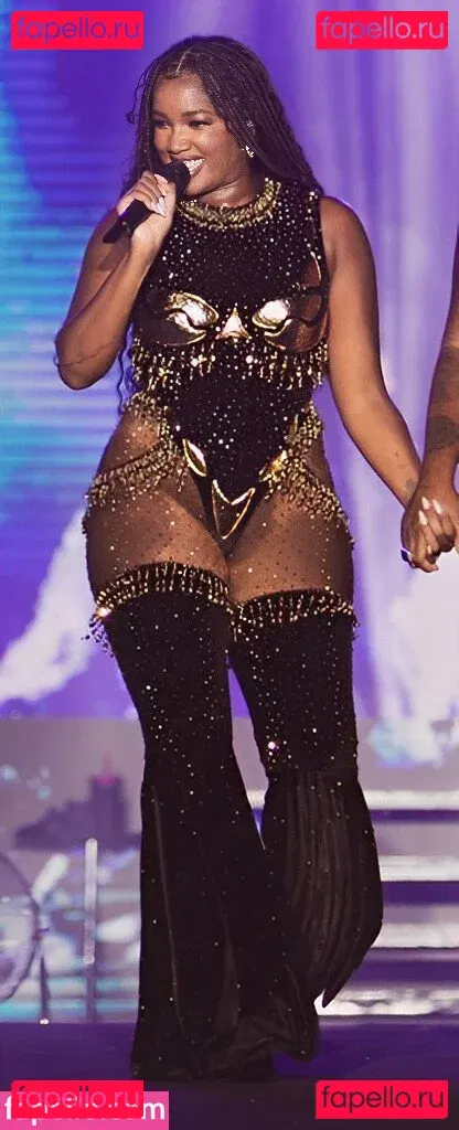 Izza Cantora Onlyfans Photo Gallery 