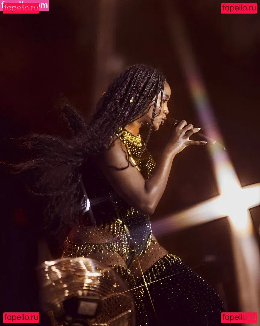 Izza Cantora Onlyfans Photo Gallery 