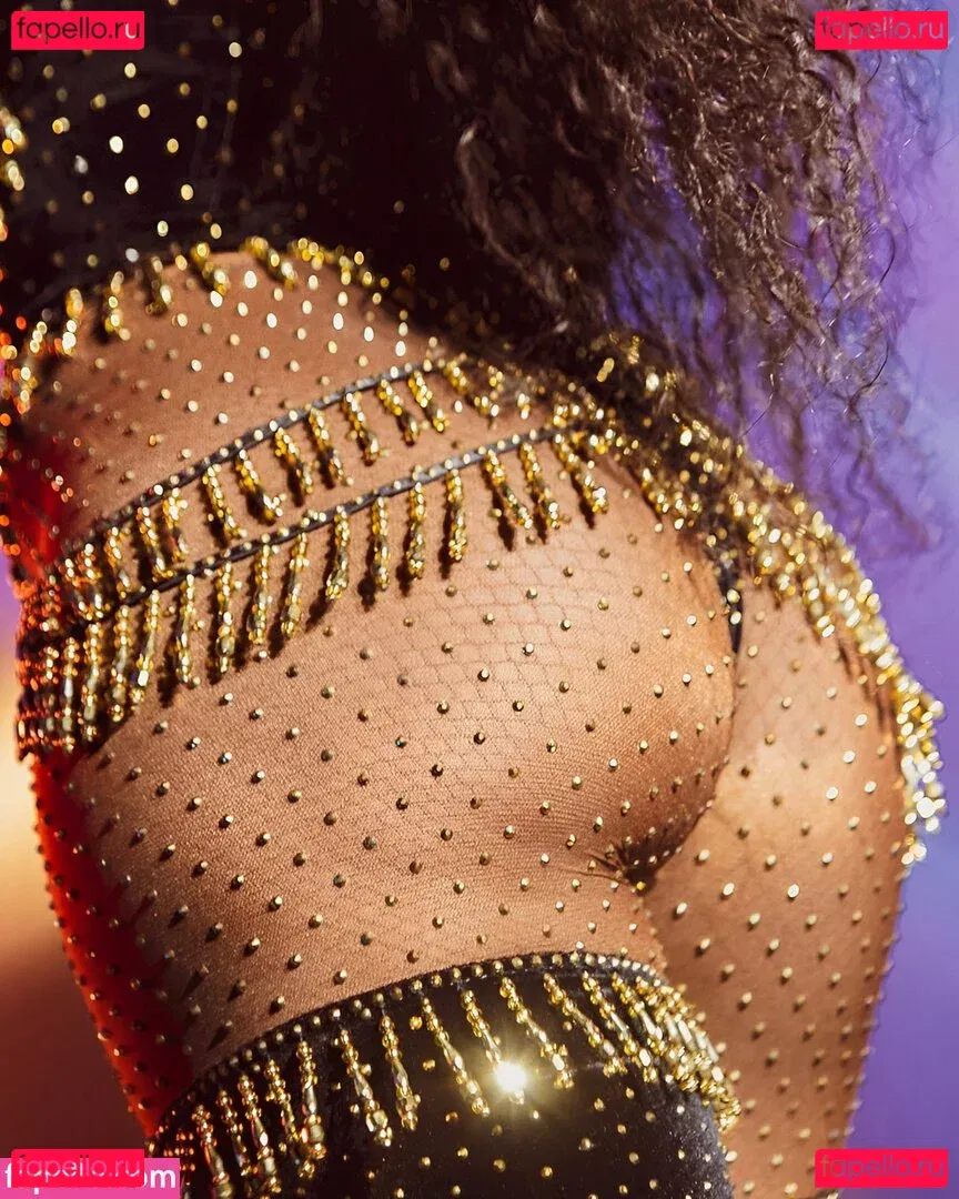 Izza Cantora Onlyfans Photo Gallery 