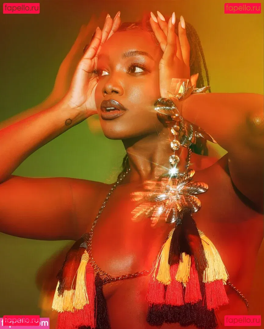 Izza Cantora Onlyfans Photo Gallery 