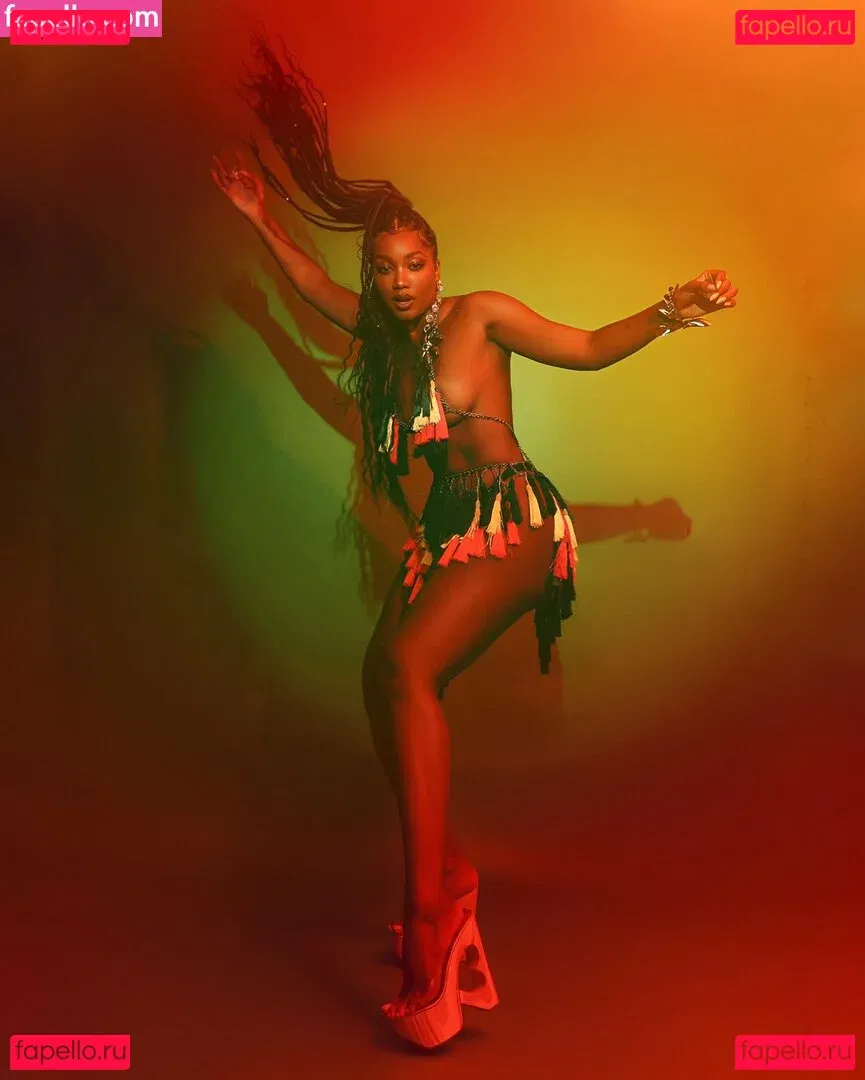 Izza Cantora Onlyfans Photo Gallery 