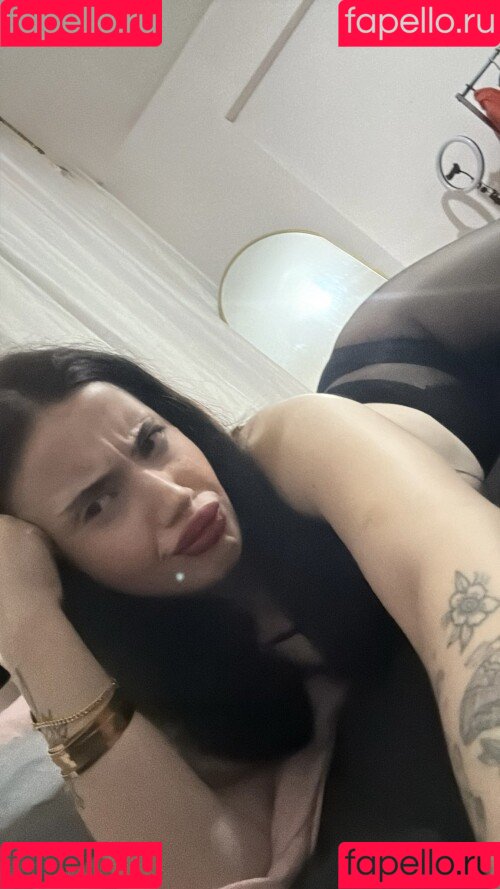 Nururkmz Onlyfans Photo Gallery 