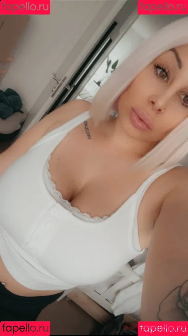 Diana Tamara Höfler Onlyfans Photo Gallery 