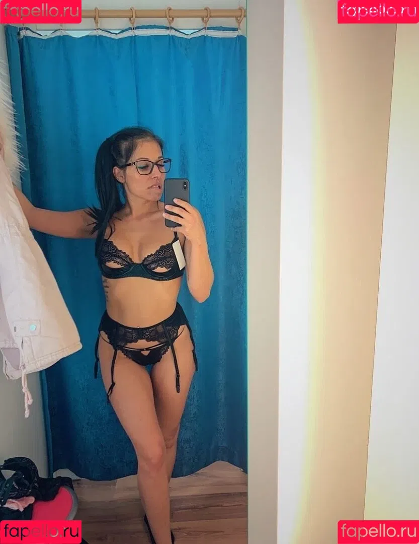 Diana Tamara Höfler Onlyfans Photo Gallery 