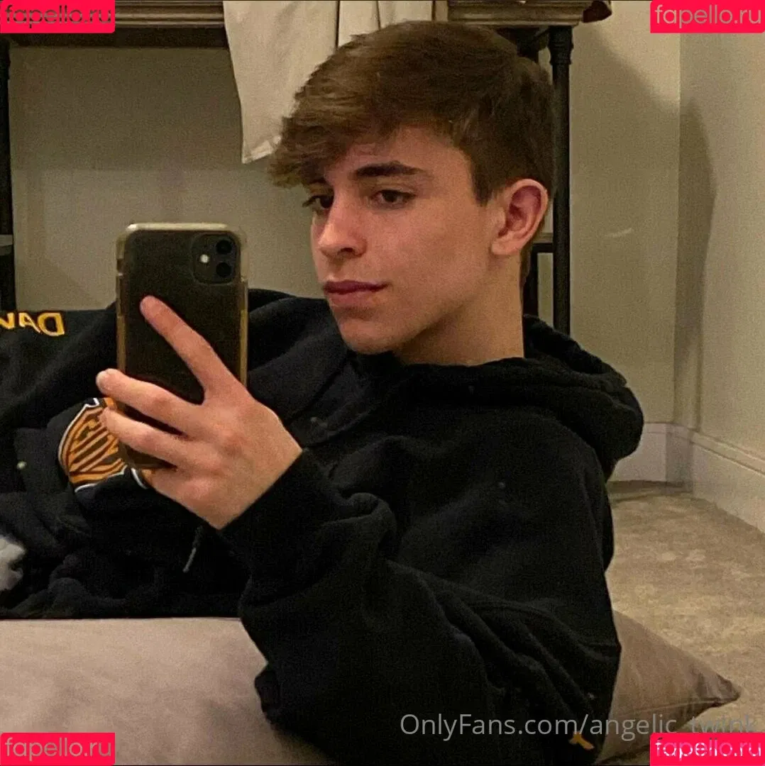 mxchcuevas Onlyfans Photo Gallery 