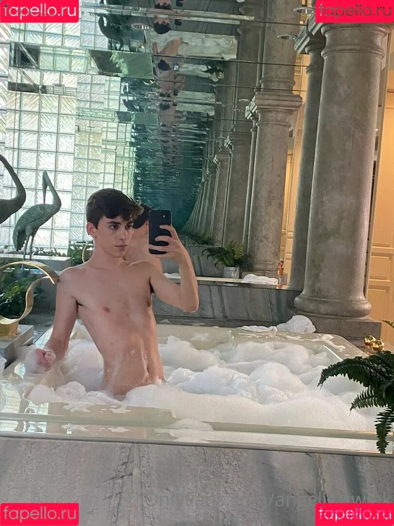 mxchcuevas Onlyfans Photo Gallery 