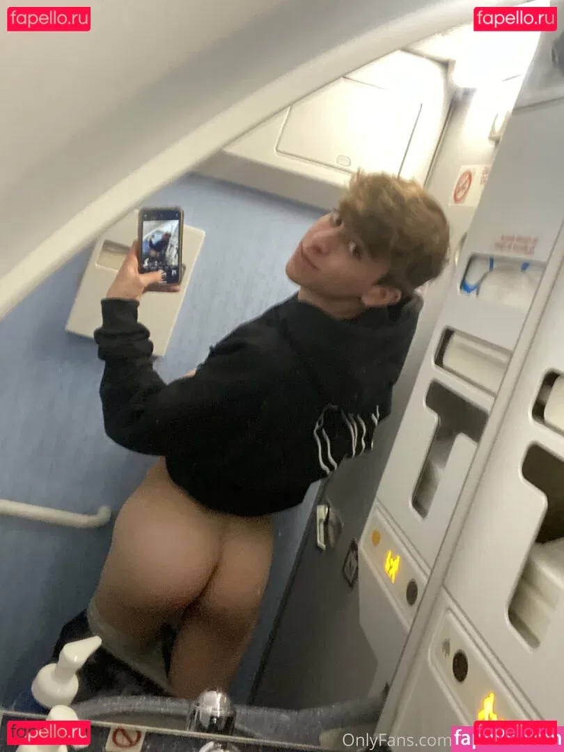 mxchcuevas Onlyfans Photo Gallery 