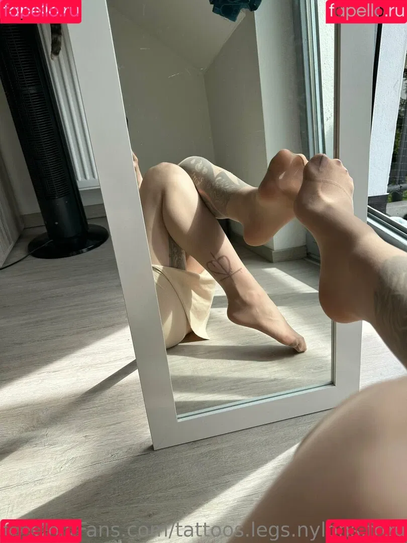 tattoos.legs.nylons.free Onlyfans Photo Gallery 