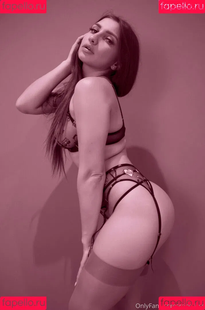 Kriss Kiss Onlyfans Photo Gallery 