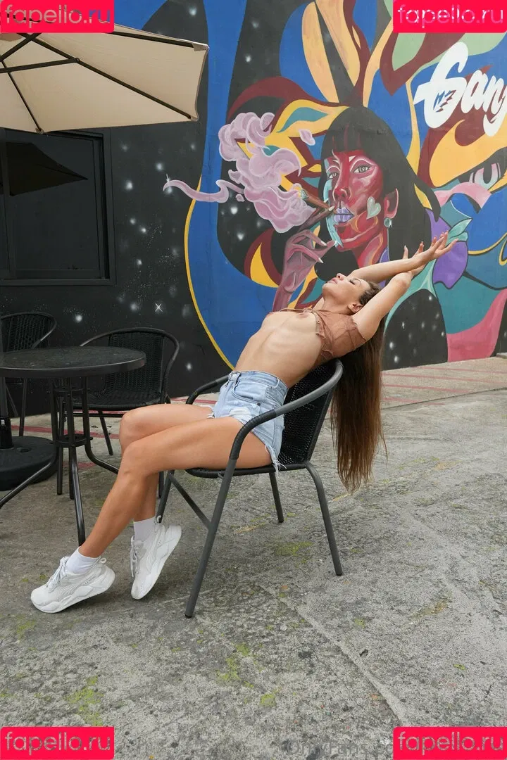 Kriss Kiss Onlyfans Photo Gallery 