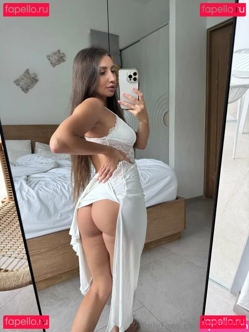 Kriss Kiss Onlyfans Photo Gallery 